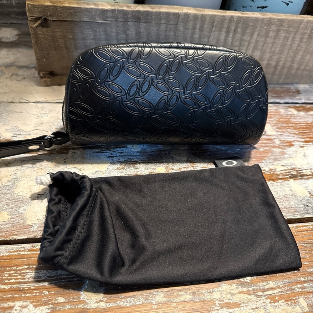 Oakley Soft Shell Case Zip Glasses Sunglasses Black Logo long Wristlet Strap